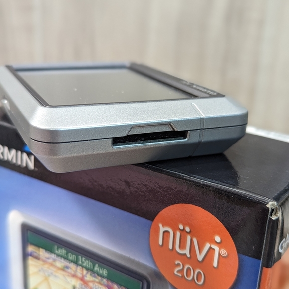 Garmin GPS nuvi 200 Affordable Navigation Touchscreen Ultra Slim - Picture 8 of 16